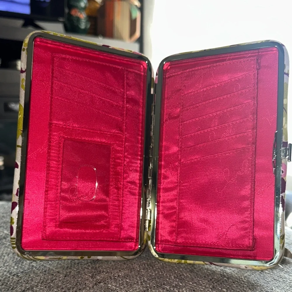Vera Bradley Make Me Blush Pattern Opera Wallet Style Clutch Designer NWOT